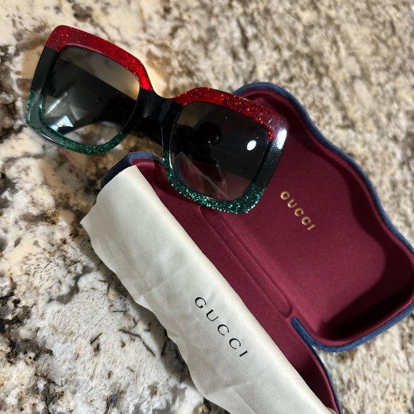 ‼️SOLD ‼️- Gucci Red and Green Designer Sunglasses - Picture 2 of 12